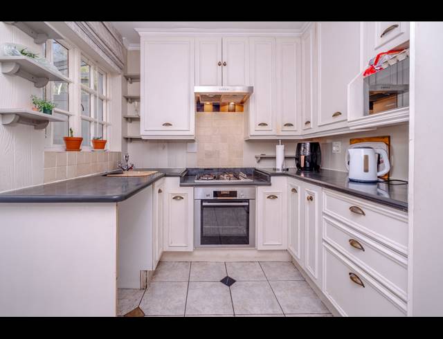 2 BEDROOM TOWNHOUSE FOR SALE IN BRYANSTON